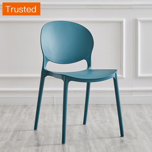 Multiple Variations Nordic Minimalist Dining Chairs for The Kitchen Furniture Plastic Chair Adult Leisure Creative Coffee Lazy Backrest Stool